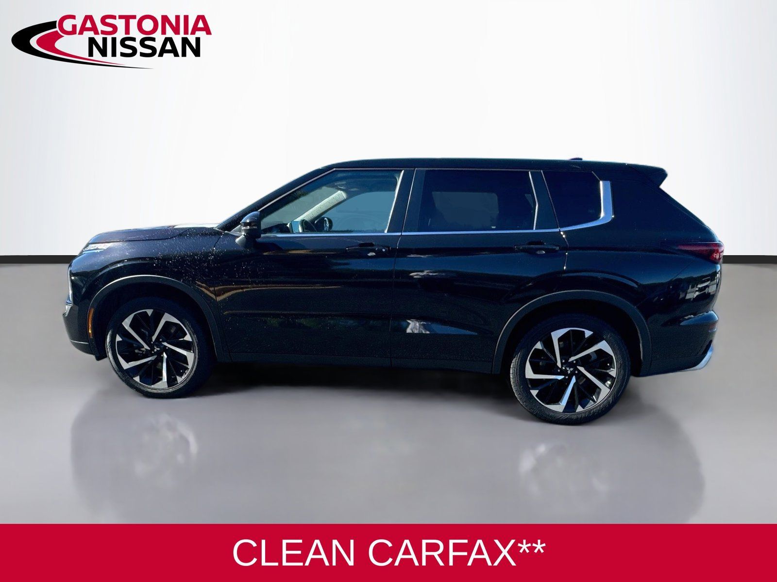 Used 2024 Mitsubishi Outlander SE AWD/4WD image 5
