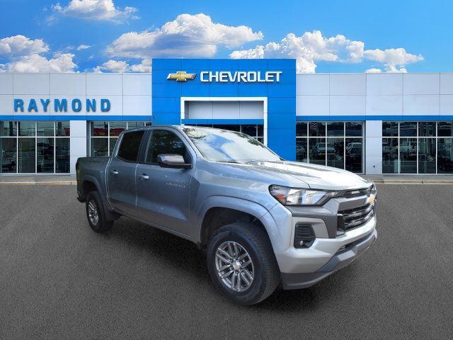Certified 2023 Chevrolet Colorado LT w/ LT Convenience Package II AWD/4WD image 11