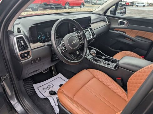 Used 2023 Kia Sorento SX Prestige image 12