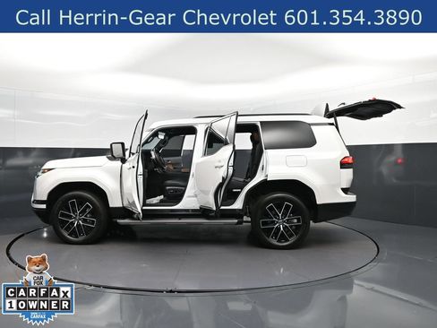 Used 2024 Lexus GX 550 w/ Accessory Package (Z1) AWD/4WD image 27