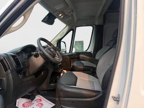 Used 2026 RAM ProMaster 2500 w/ Convenience Group FWD image 11
