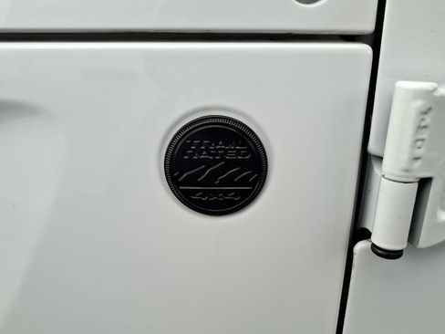 Certified 2021 Jeep Wrangler Sport AWD/4WD image 13
