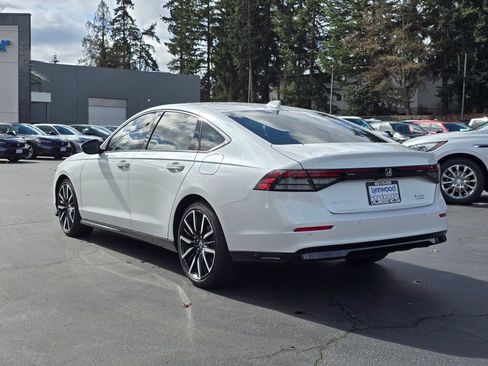 Certified 2023 Honda Accord Touring image 18