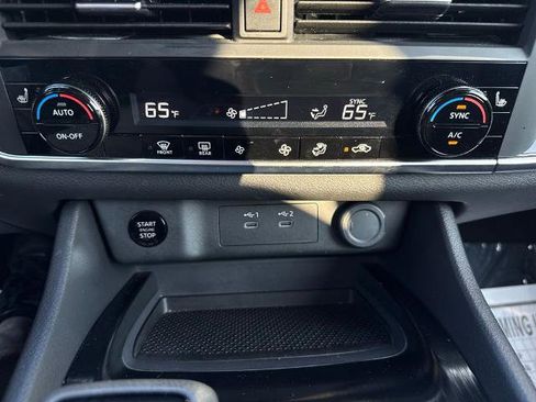 Certified 2025 Nissan Rogue SV AWD/4WD image 28