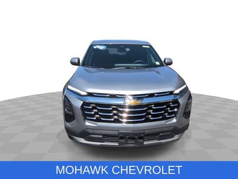 Used 2025 Chevrolet Equinox LT AWD/4WD image 3