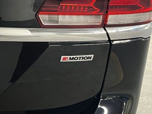 Used 2022 Volkswagen Atlas SEL Premium image 36