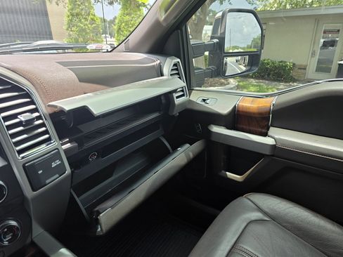 Used 2017 Ford F350 King Ranch w/ King Ranch Ultimate Package AWD/4WD image 30