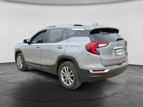 Used 2024 GMC Terrain SLT AWD/4WD image 8