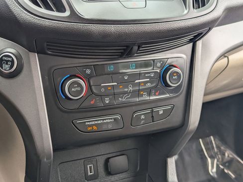 Used 2019 Ford Escape SE image 26