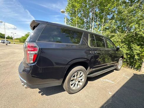 Used 2024 Chevrolet Suburban Premier AWD/4WD image 8