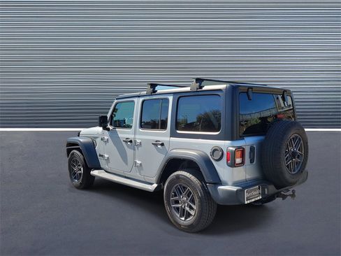 Used 2024 Jeep Wrangler Sport S image 4