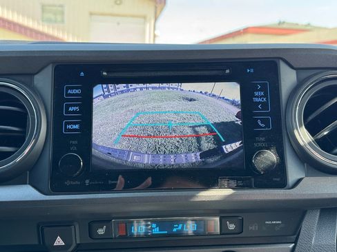 Certified 2019 Toyota Tacoma TRD Off-Road w/ TRD Premium Off Road Package AWD/4WD image 22