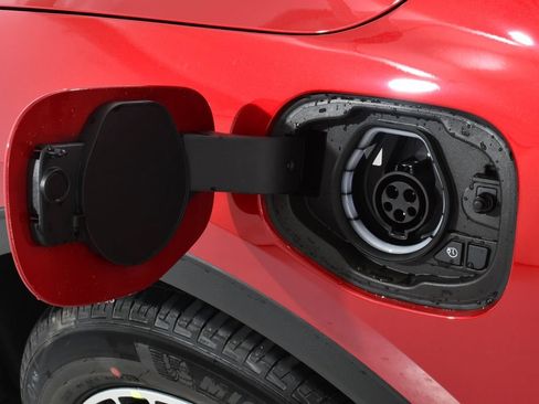 New 2025 Ford Escape SE w/ PHEV Premium Package FWD image 23