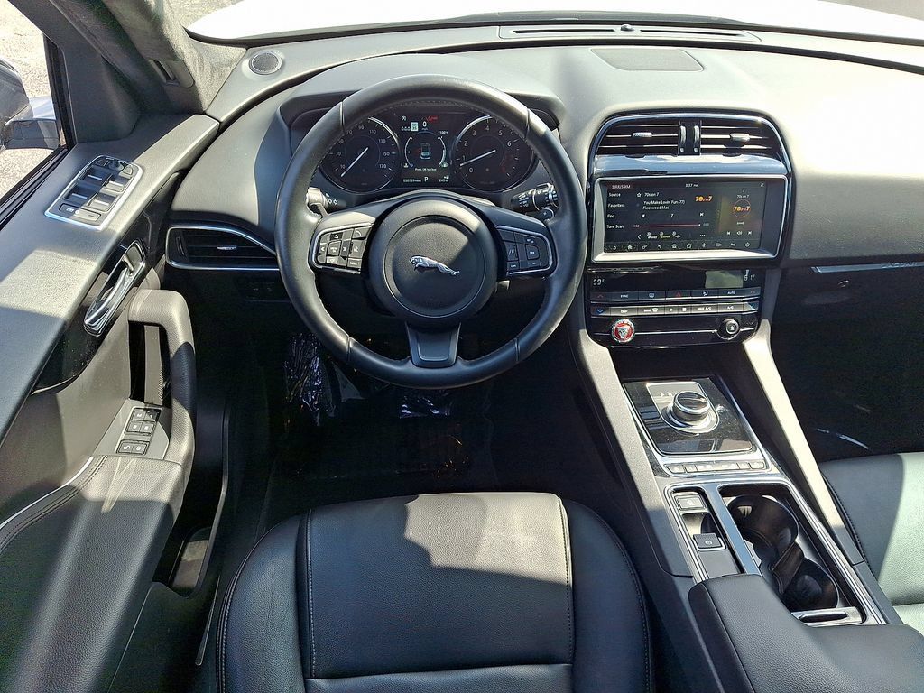 Used 2020 Jaguar F-PACE Premium AWD/4WD image 12