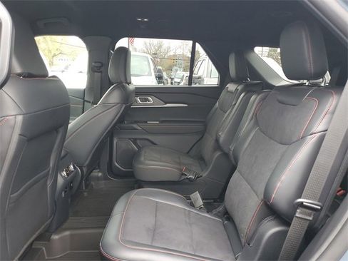 Certified 2025 Ford Explorer ST image 29