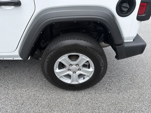 Used 2022 Jeep Wrangler Unlimited Sport AWD/4WD image 23