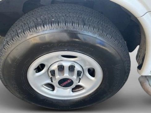 Used 2022 GMC Savana 2500 w/ Driver Convenience Package image 19