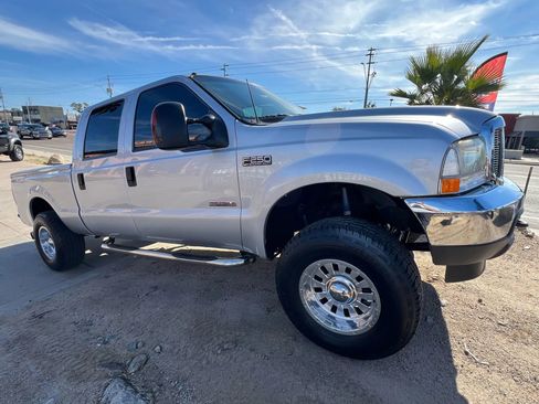 Used 2004 Ford F250 XLT image 5