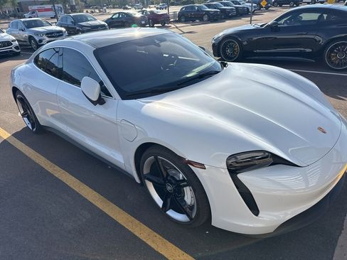 Used 2022 Porsche Taycan 4S image 3