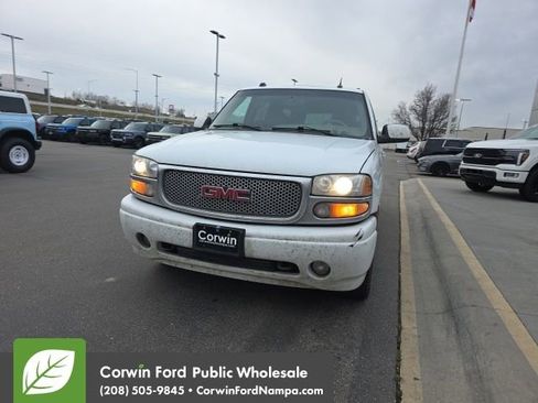 Used 2005 GMC Yukon XL Denali image 4