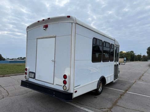 Used 2003 Ford E-350 and Econoline 350 Super Duty image 5