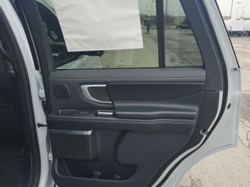 New 2025 Ford Expedition Platinum w/ Stealth Performance Package image 21