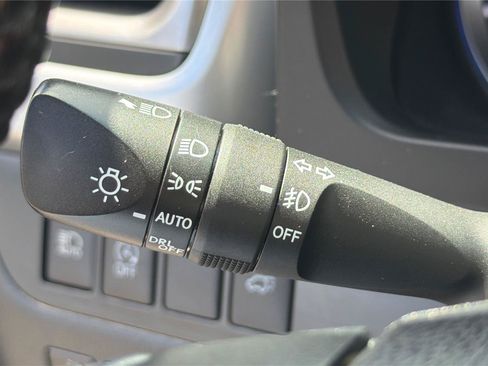 Used 2019 Toyota Highlander SE AWD/4WD image 17