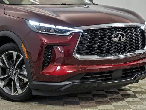 Used 2025 INFINITI QX60 Luxe w/ Vision Package AWD/4WD image 2