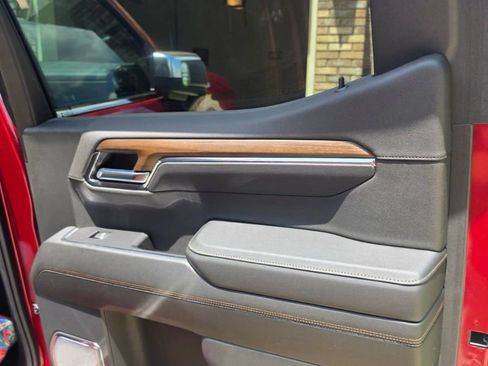 Used 2024 Chevrolet Silverado 1500 High Country w/ Technology Package AWD/4WD image 11