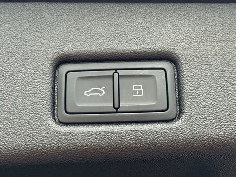 New 2025 Audi SQ5 Premium Plus image 60