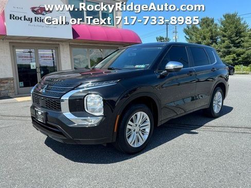 Used 2024 Mitsubishi Outlander ES AWD/4WD image 3