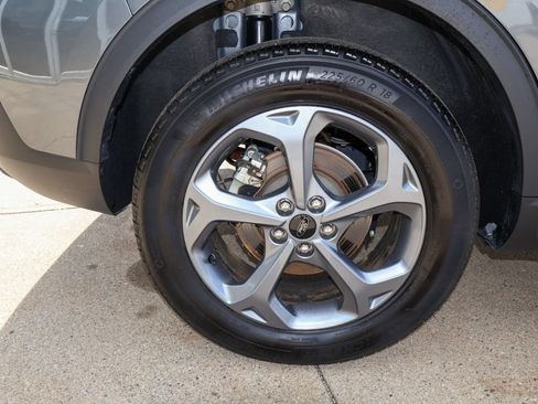 Used 2025 Ford Escape ST-Line Select AWD/4WD image 9