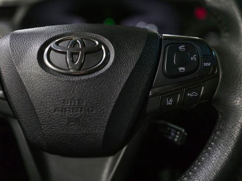 Used 2018 Toyota Avalon XLE Premium image 20