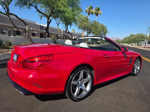 Used 2017 Mercedes-Benz SL 550 w/ Driver Assistance Package image 34