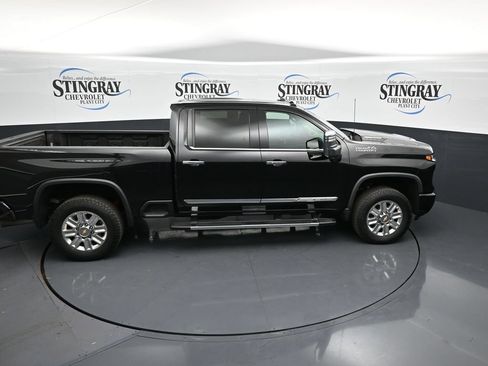 Used 2024 Chevrolet Silverado 2500 High Country w/ High Country Premium Package AWD/4WD image 24
