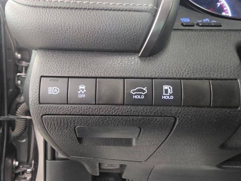 Used 2021 Toyota Camry SE FWD image 15