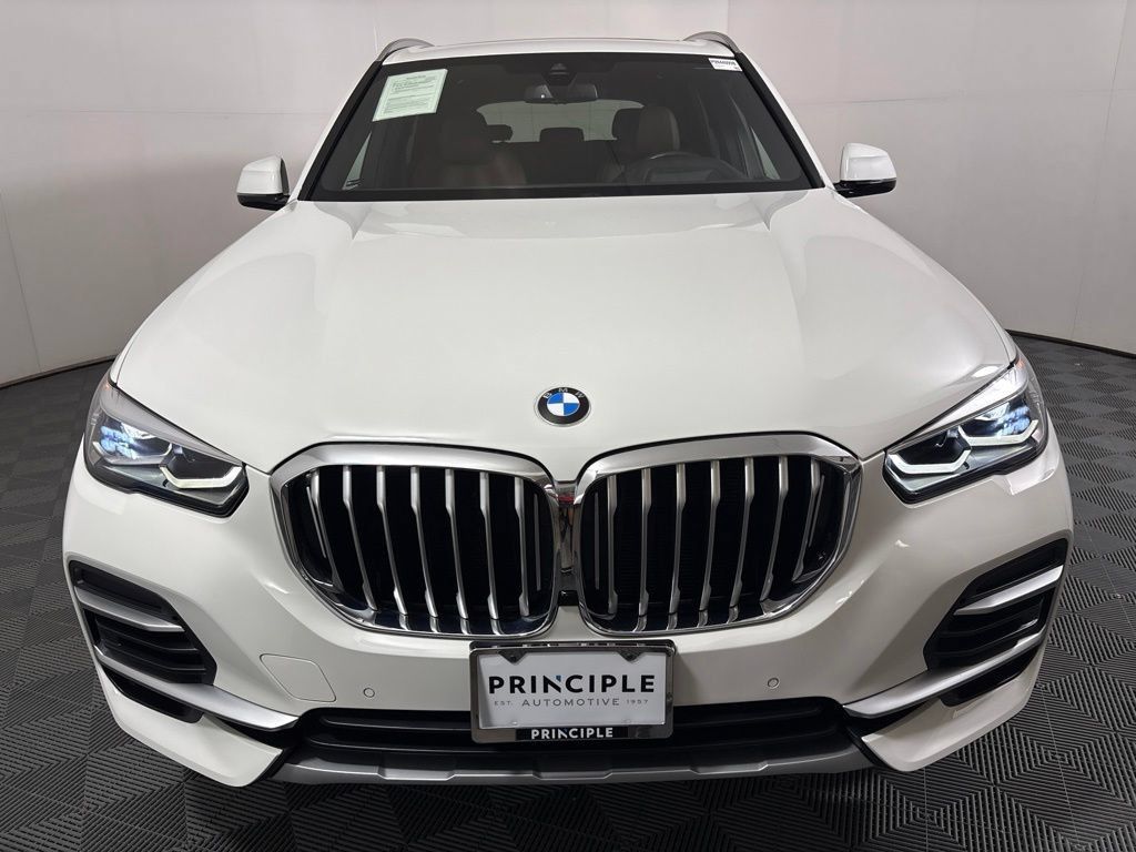 Certified 2023 BMW X5 xDrive40i w/ Premium Package AWD/4WD image 3