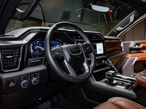Used 2025 GMC Sierra 1500 Denali Ultimate image 17