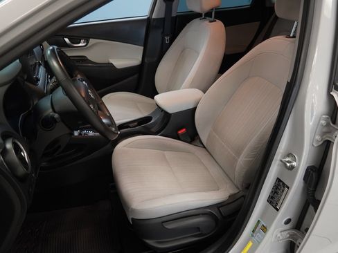 Used 2022 Hyundai Kona SEL w/ Convenience Package AWD/4WD image 3