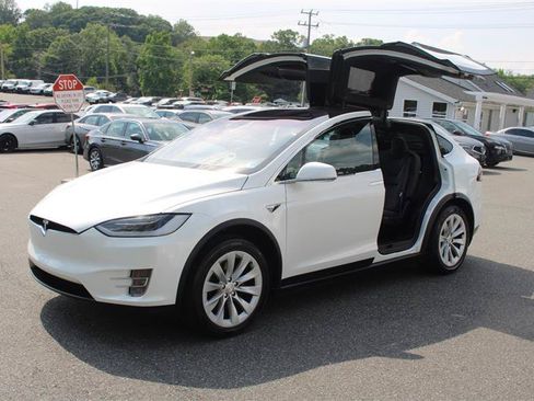 Used 2017 Tesla Model X 100D AWD/4WD image 3