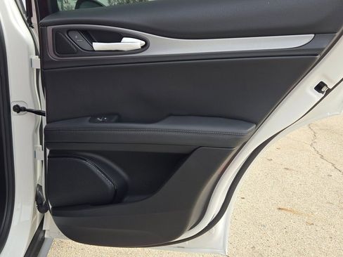 New 2025 Alfa Romeo Stelvio Sprint image 12