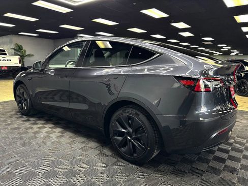 Used 2024 Tesla Model Y Long Range image 9