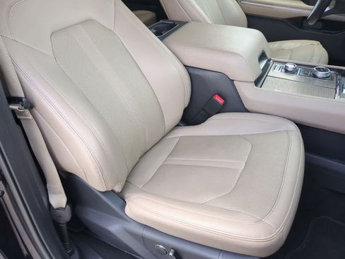 Used 2024 Ford Expedition Max Limited AWD/4WD image 23