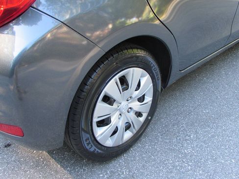 Used 2012 Toyota Yaris LE FWD image 11