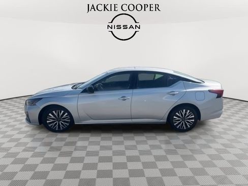 Certified 2024 Nissan Altima 2.5 SV image 8