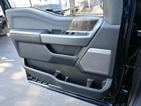 New 2025 Ford F350 Lariat w/ Lariat Ultimate Package image 24