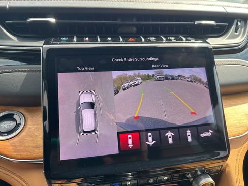 Used 2024 Jeep Grand Cherokee Summit image 19