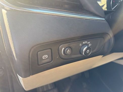 Used 2020 Buick Enclave Essence w/ Sound and Sites Package image 10