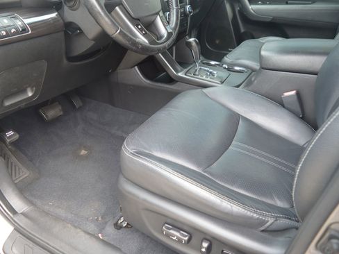 Used 2011 Kia Sorento EX w/ Premium Pkg AWD/4WD image 11