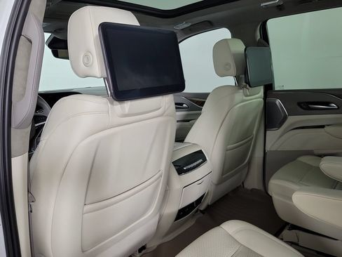 Used 2024 Cadillac Escalade Sport Platinum RWD image 11